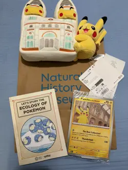 Pikachu At The Museum Jumbo Card + Plush Brand New Bundle NHM History Museum - Image 5