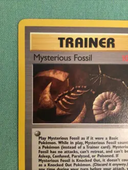 1st Edition Fossil Set Mysterious Fossil 62/62 Pokemon Trainer Card New - Image 3