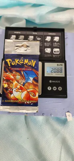 Wizards of the Coast Pokemon Base Set Charizard Booster Pack 742818061582 - Image 1