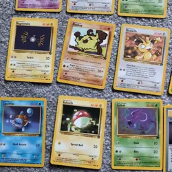 Original 2000 Pokemon Team Rocket 26 different base Pokemon and trainer cards - Image 3