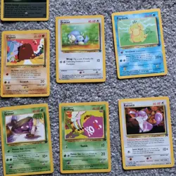 Original 2000 Pokemon Team Rocket 26 different base Pokemon and trainer cards - Image 5