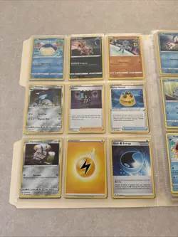 Pokemon Vivid Voltage Base Set Lot - Image 2