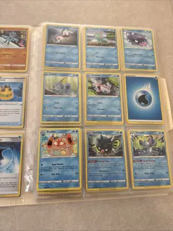 Pokemon Vivid Voltage Base Set Lot - Image 3