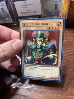 Yu-Gi-Oh Celtic Guardian LOB-EN007 Unlimited Super Rare Holo Card LP - Image 3