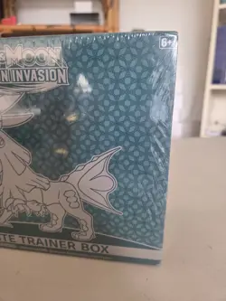 Pokemon TCG Sun & Moon Crimson Invasion Elite Trainer Box Sealed/New - Image 3