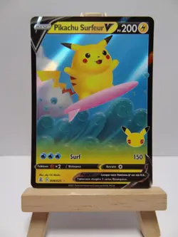 Carte Pokemon " Pikachu Surfeur V " 008/025 - Celebrations 25 Ans EB7.5 NEUF FR - Image 2