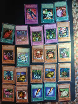 Vintage Yu-Gi-Oh Card Lot Read Description (HP-DMG)Rares Ultra Blue Eyes - Image 3