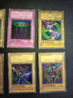 Vintage Yu-Gi-Oh Card Lot Read Description (HP-DMG)Rares Ultra Blue Eyes - Image 4