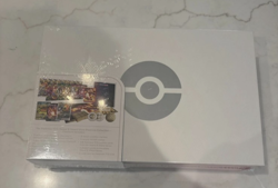Pokemon TCG Sword & Shield Charizard Ultra Premium Collection Box 820650871115 - Image 3