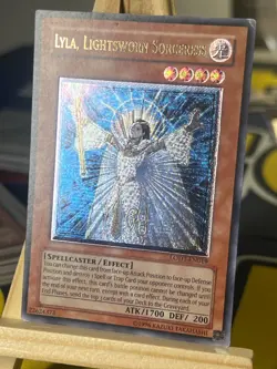 Lyla, Lightsworn Sorceress LODT-EN019 Ultimate Rare UNL EURO Light Play+ Yugioh - Image 1