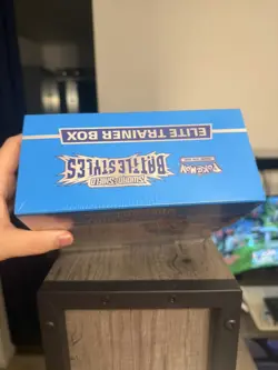 Pokemon TCG Sword & Shield - Battle Styles - Elite Trainer Box ETB Blue - Image 3