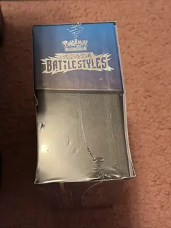 New Pokemon TCG Sword & Shield - Battle Styles - Elite Trainer Box ETB BLUE - Image 3
