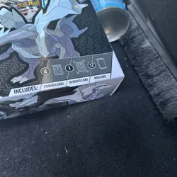 Pokemon TCG: Unova Heavy Hitters Premium Collection Black Bolt & White Flare - Image 3