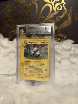 Beckett 2003 Pokemon Skyridge Magneton 8.5 NM-Mint English H18/H32 Holofoil Rare - Image 3