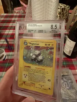 Beckett 2003 Pokemon Skyridge Magneton 8.5 NM-Mint English H18/H32 Holofoil Rare - Image 4
