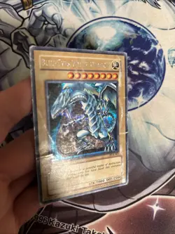 (A2) Blue-Eyes White Dragon - You-Gi-Oh! - PCK-001 Prismatic Secret Rare DMG - Image 2