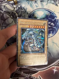 (A2) Blue-Eyes White Dragon - You-Gi-Oh! - PCK-001 Prismatic Secret Rare DMG - Image 3