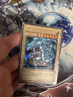 (A2) Blue-Eyes White Dragon - You-Gi-Oh! - PCK-001 Prismatic Secret Rare DMG - Image 4