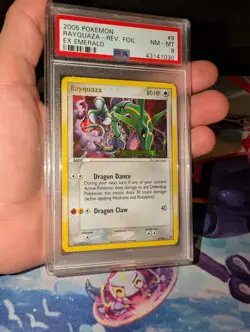 2005 POKEMON EX EMERALD #9 RAYQUAZA-REVERSE FOIL PSA 8 - Image 3