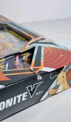 Pokemon TCG: Dragonite v Collection Box Evolving Skies - New and sealed - Image 4