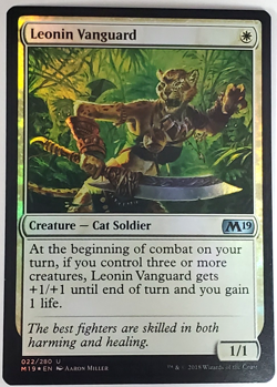 Leonin Vanguard - Core Set 2019 - NM Foil - Image 1
