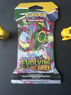 Pokemon TCG: Sword & Shield - Evolving Skies Sleeved Booster Pack Unopened 820650808784 - Image 2