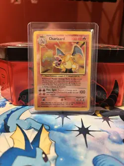 Pokemon TCG Charizard Holo Rare Card 004/102 Base Set - Image 1
