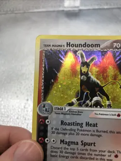 2004 Pokemon Team Magma vs Team Aqua #10/95 Team Magma's Houndoom Holo - Image 5