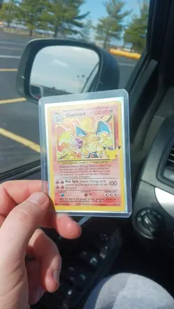 Pokemon TCG Charizard Celebrations: Classic Collection 4/102 Holo Holo Rare - Image 1