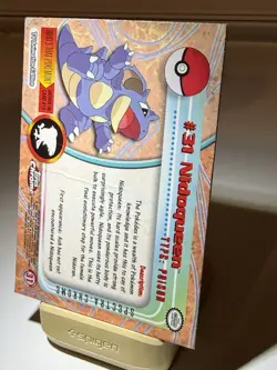 Spectra Nidoqueen Pokemon Topps Chrome Damaged - Image 4