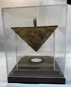 Yu-Gi-Oh! Millennium Puzzle Duelist King Champion Trophy 2004 Konami Authentic - Image 4
