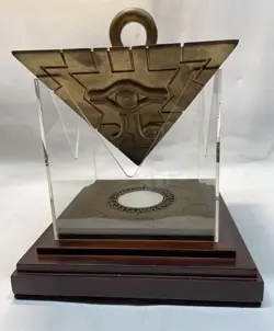 Yu-Gi-Oh! Millennium Puzzle Duelist King Champion Trophy 2004 Konami Authentic - Image 5