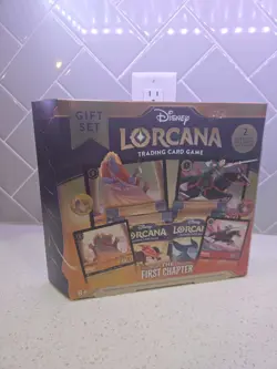 Disney Lorcana Trading Card Game: The First Chapter Gift Set - New/Sealed - CM1 - Image 1