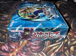 Yu-Gi-oh! Legend of Blue-Eyes White Dragon 25th Anniversary Booster Box - Image 4