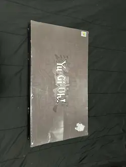 Yu-Gi-Oh! / 25th Anniversary / Limited Edition / Yugi & Kaiba Duel Disc Launcher - Image 3