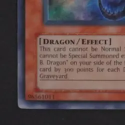 2005 YU-GI-OH! STRUCTURE DECK DRAGON'S ROAR #SD1-EN001 RED-EYES DARKNESS DRAGON - Image 4