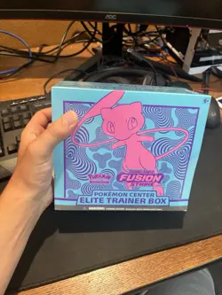 Nintendo Pokemon TCG Sword & Shield-Fusion Strike Elite Trainer Box 820650809941 - Image 1