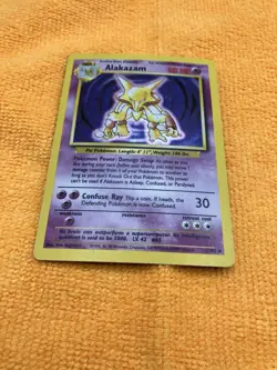 Pokemon TCG Alakazam Holo Rare Card 1/102 Base Set 1999 - Image 1