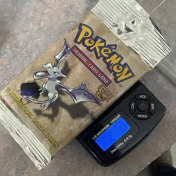 Pokemon Fossil Booster Pack Aerodactyl 11 Cards WOTC factory seal HEAVY 21.2g - Image 1