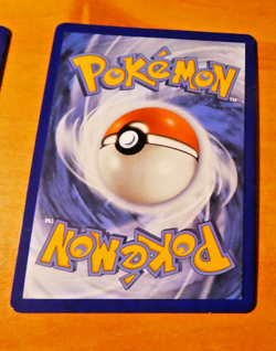 POKEMON CARD PROMO HOLO CARTE Pikachu SVP 027 FR NM 2023 - Image 2