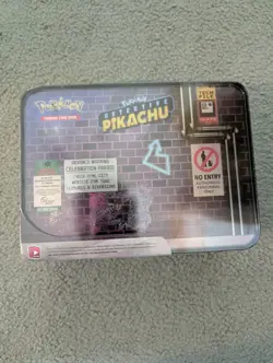 Pokemon TCG - Detective Pikachu Collectors Chest Lunch Box 9 Booster Pack RARE - Image 3