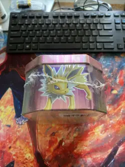 Pokemon TCG Elemental Power Tin Booster Pack Jolteon GX - Image 2
