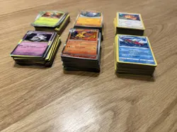 Pokemon Cards Bulk Bundle 500+ Cards Mixed Sets & Dice in ETB box - No Energy - Image 2