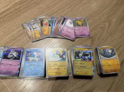 Pokemon Cards Bulk Bundle 500+ Cards Mixed Sets & Dice in ETB box - No Energy - Image 5