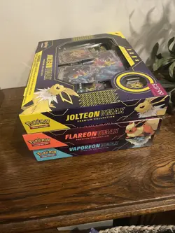 Pokemon TCG | 3x VMAX Premium Collection Vaporeon, Jolteon, Flareon | New/Sealed - Image 3