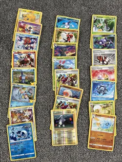 32 Cards Pokemon TCG Holo Card Lot! 2020-2022. - Image 4