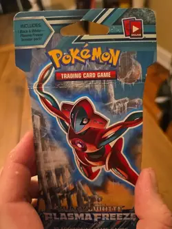 Pokemon Black & White Plasma Freeze & Legendary Treasures Booster Pack - Image 1