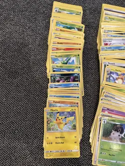 Pokemon - 250 Card Random Lot - No Doubles (2020, 2021, 2022) - Image 2