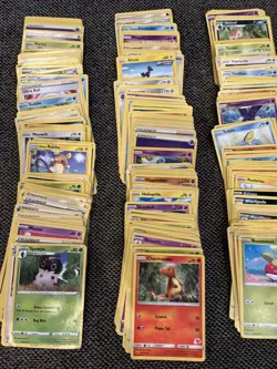 Pokemon - 250 Card Random Lot - No Doubles (2020, 2021, 2022) - Image 4