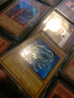 Blue-Eyes White Dragon SDK-001 Starter Deck: Kaiba-Unlimited Edition Unlimited - Image 3